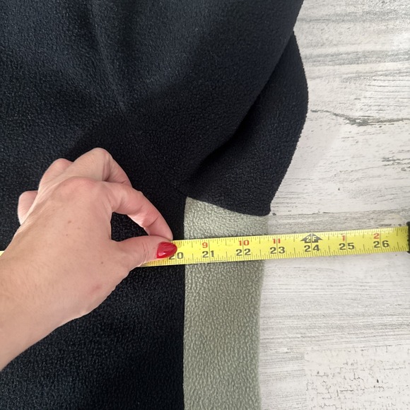 Vintage Chuck Roast Fleece Pullover Mens S Black & Army Green Polartec Hoodie - Picture 7 of 8